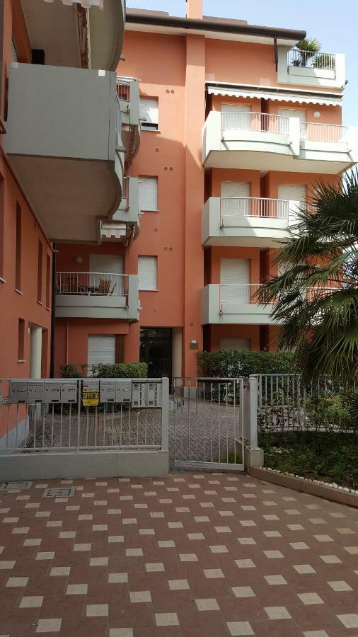 Residence Ipanema - Walterigato Apartments Solo Per Famiglie リド・ディ・イエゾロ エクステリア 写真